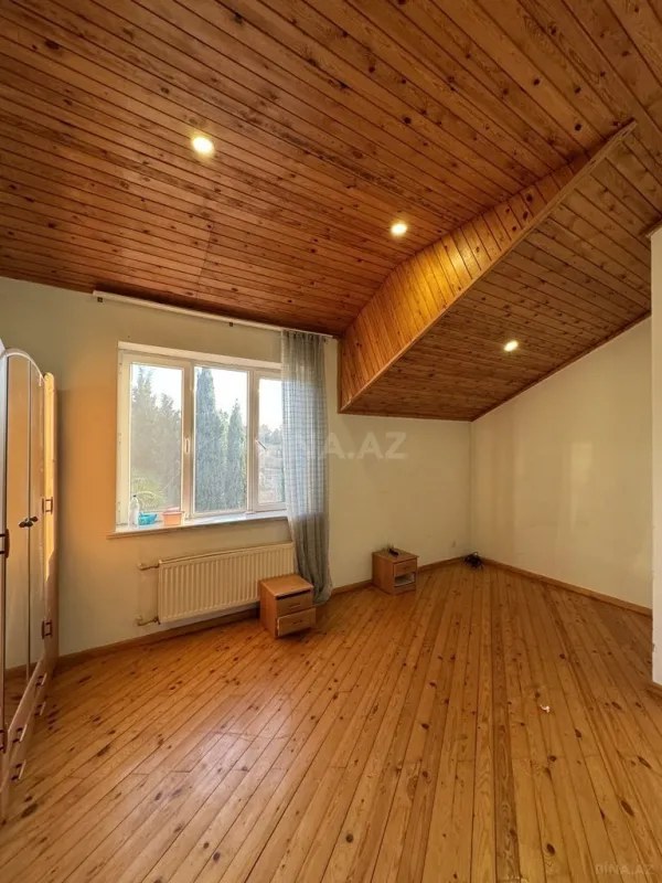 Satılır 6 otaqlı həyət evi 240 m²