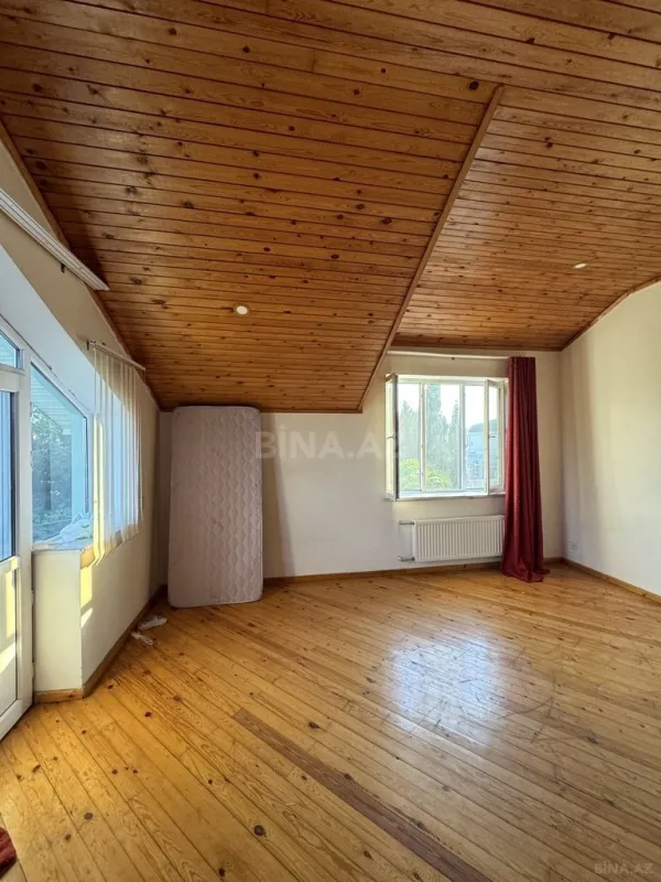 Satılır 6 otaqlı həyət evi 240 m²