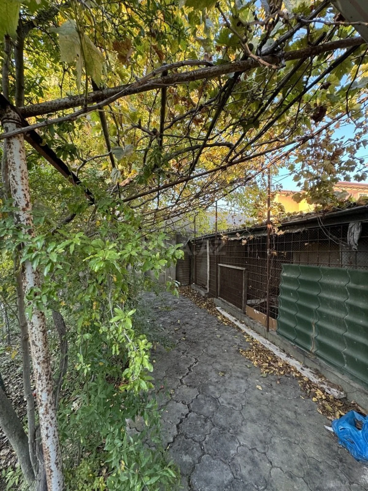 Satılır 6 otaqlı həyət evi 240 m²