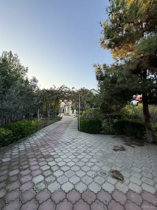 Satılır 6 otaqlı həyət evi 240 m²