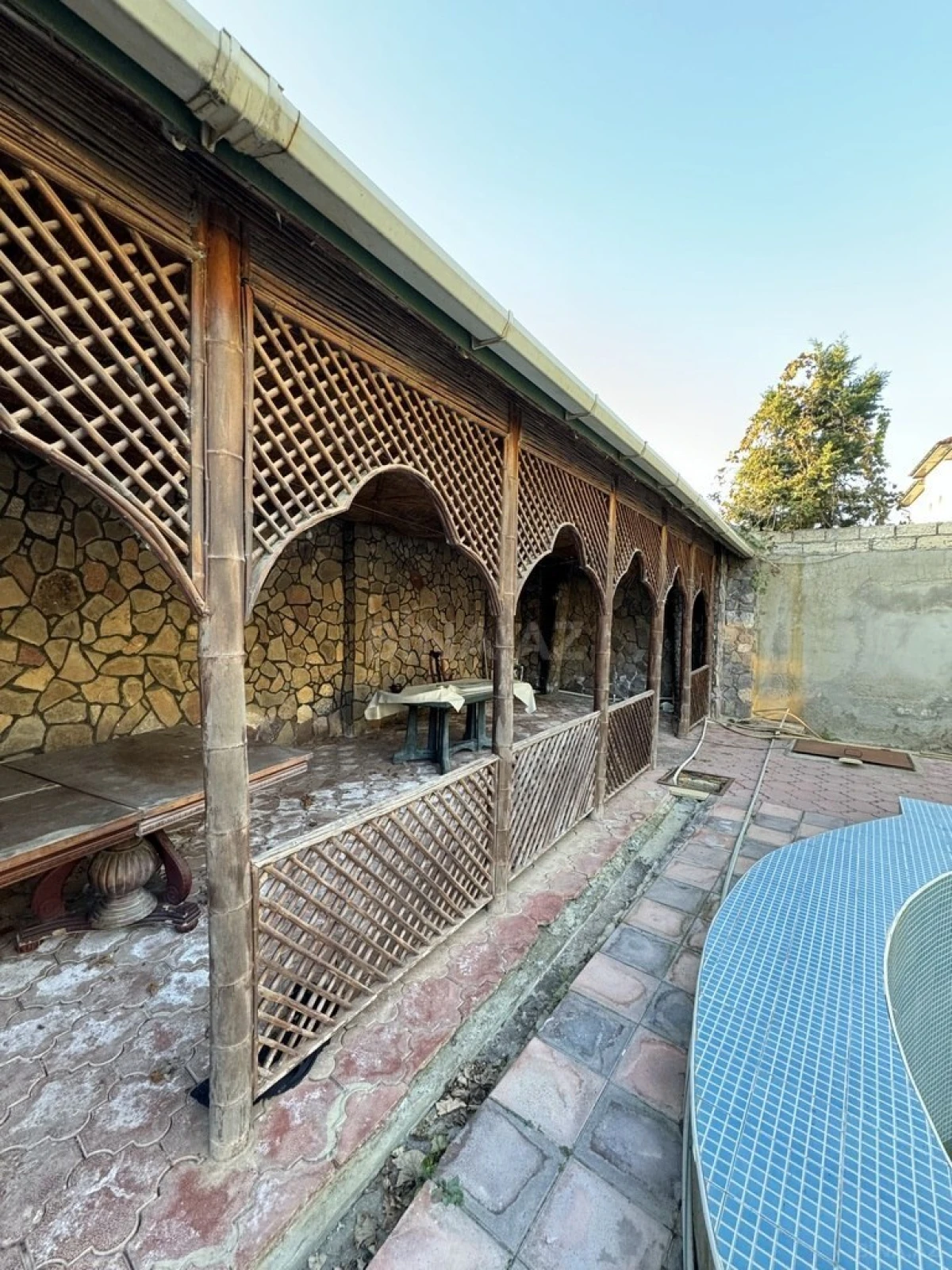 Satılır 6 otaqlı həyət evi 240 m²