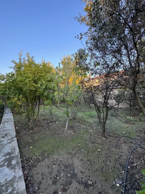 Satılır 6 otaqlı həyət evi 240 m²