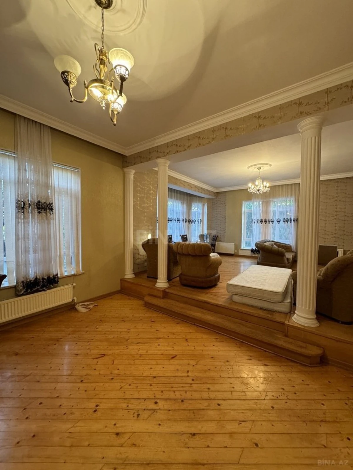 Satılır 6 otaqlı həyət evi 240 m²