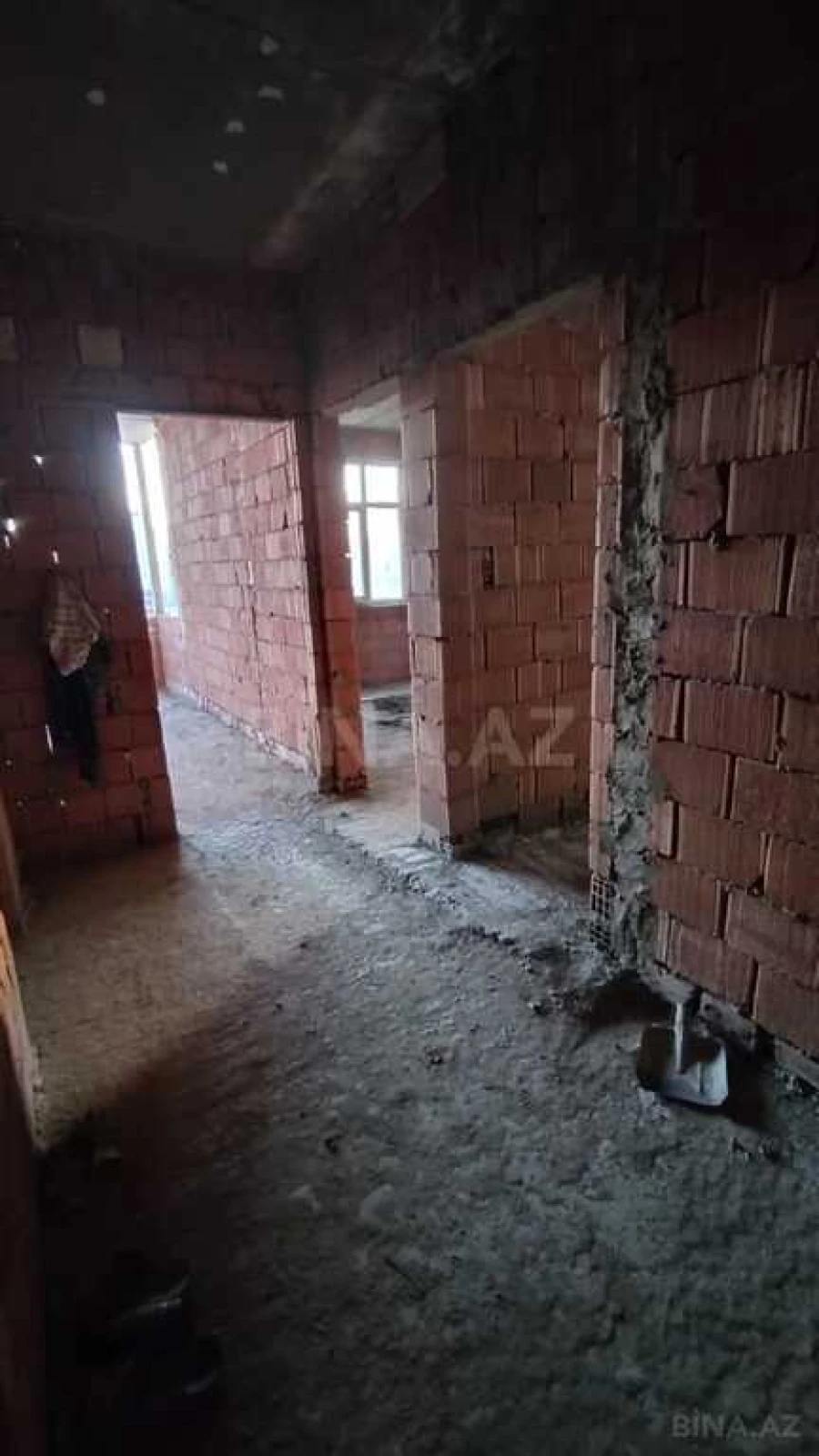 Satılır 4 otaqlı mənzil 155 m²