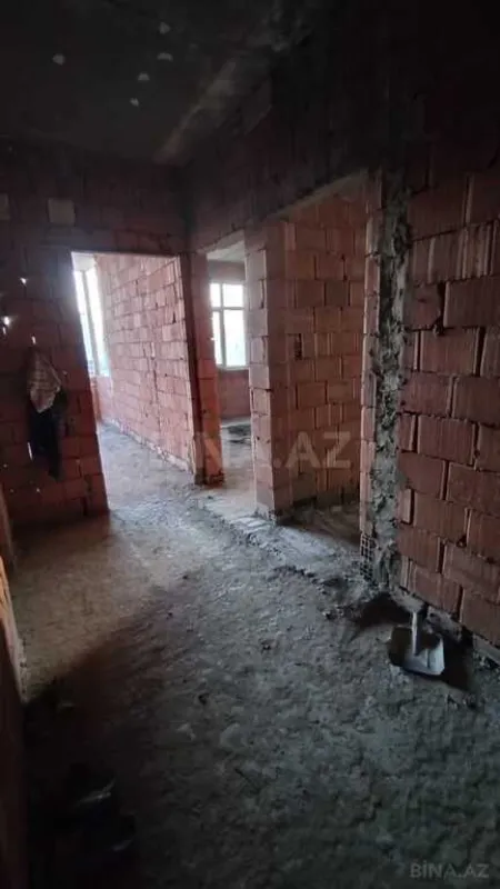 Satılır 4 otaqlı mənzil 155 m²