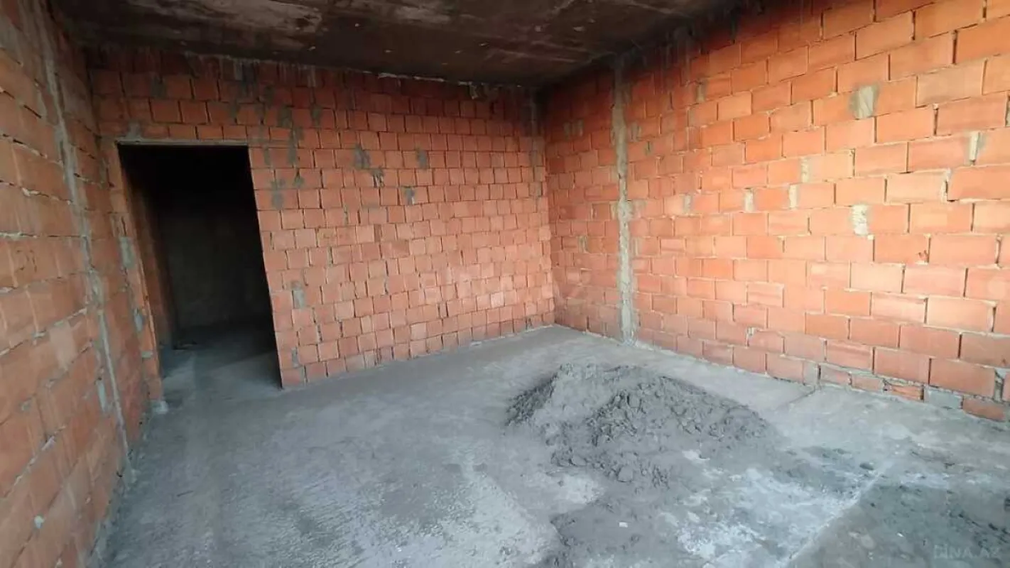 Satılır 4 otaqlı mənzil 155 m²