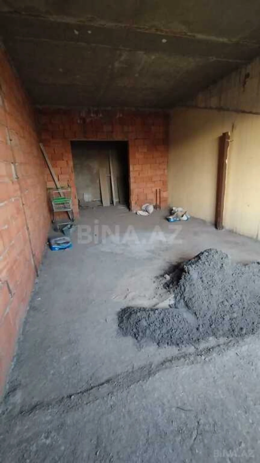 Satılır 4 otaqlı mənzil 155 m²