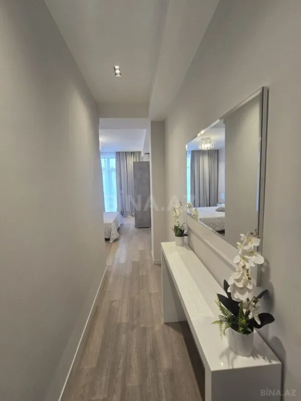 Satılır 2 otaqlı mənzil 120 m²