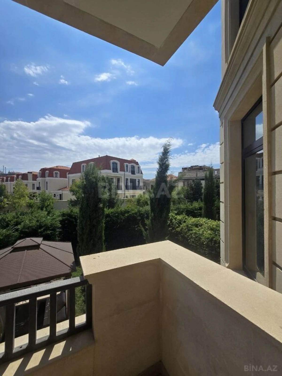 Satılır 2 otaqlı mənzil 120 m²