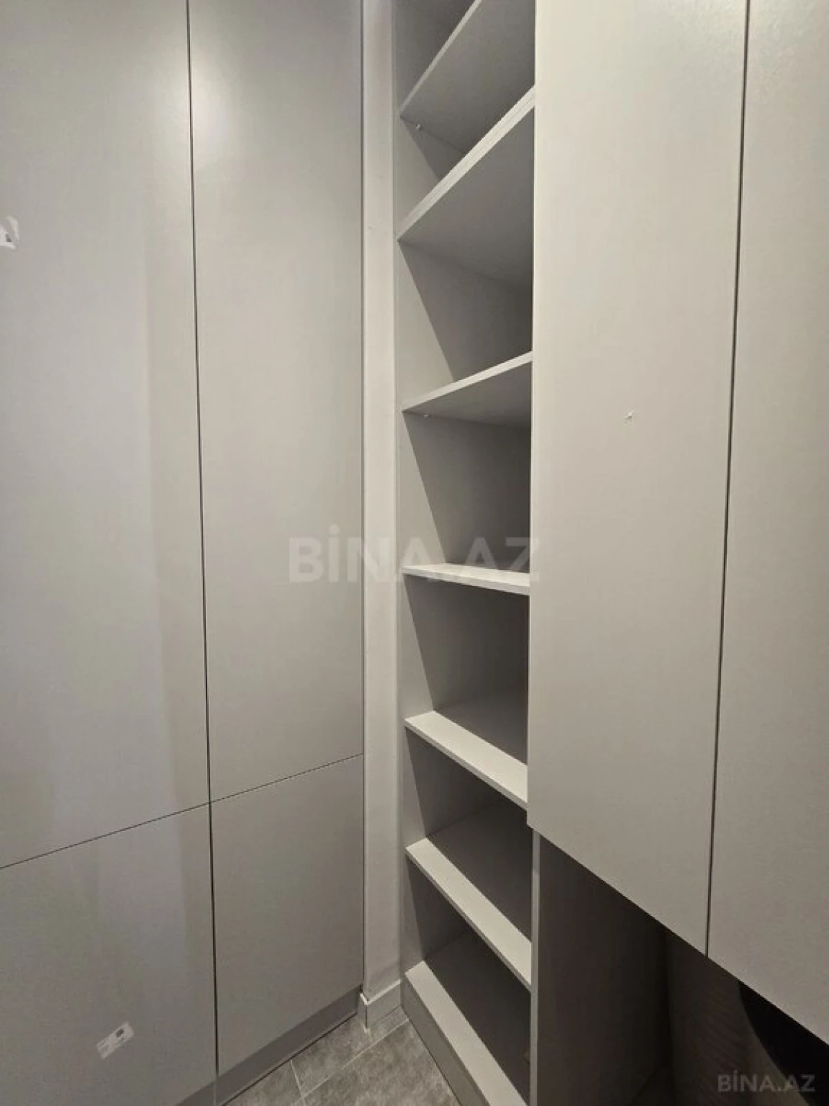 Satılır 2 otaqlı mənzil 120 m²