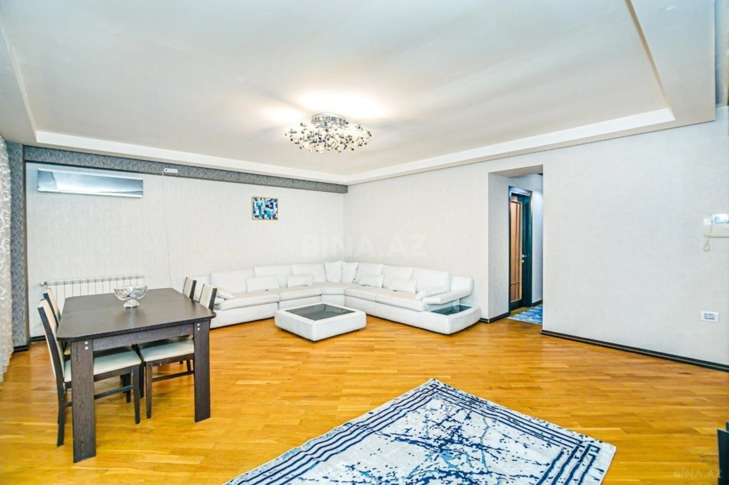 Kirayə verilir 3 otaqlı mənzil 98 m²