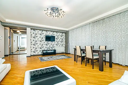 Kirayə verilir 3 otaqlı mənzil 98 m²