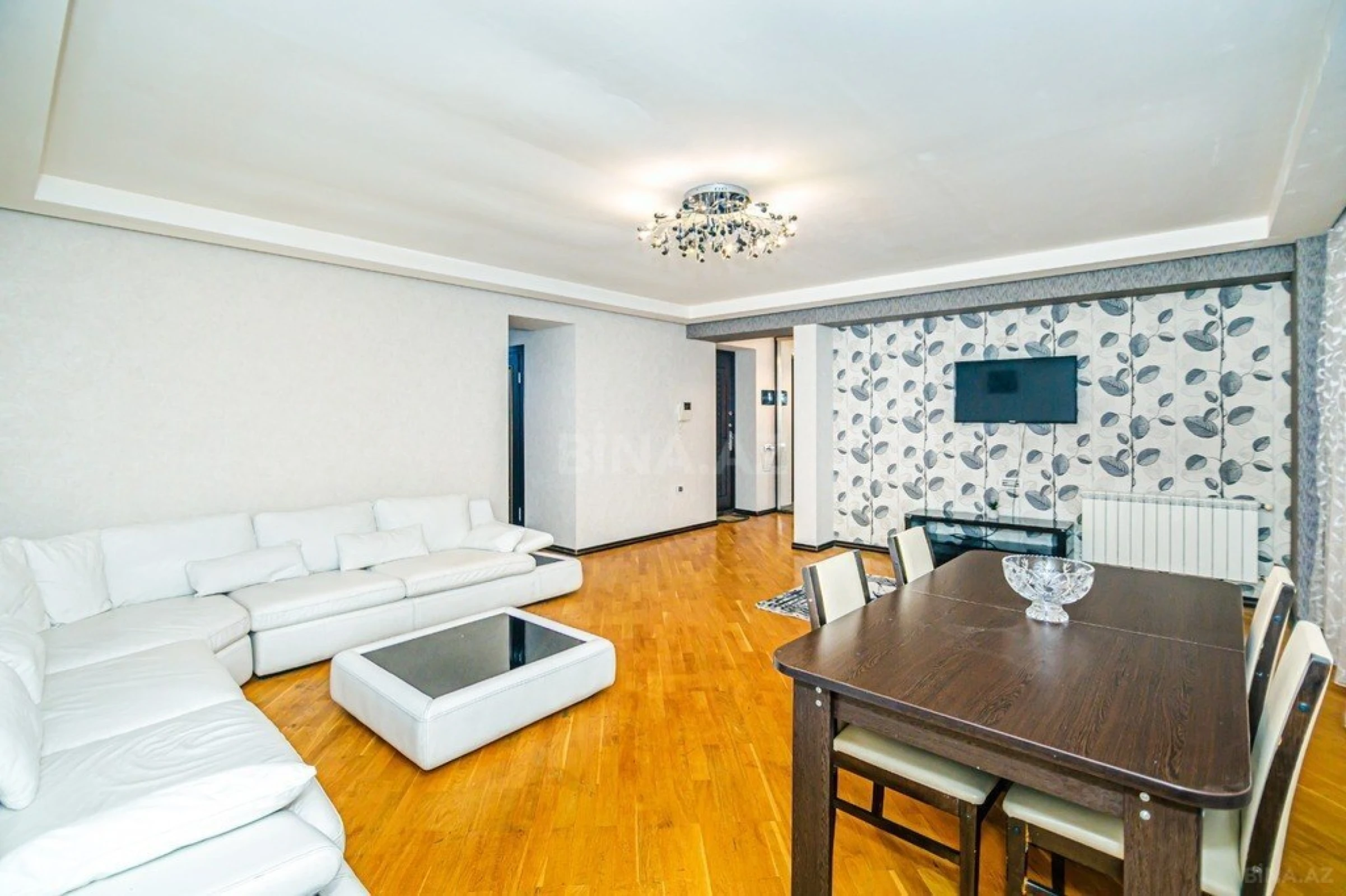 Kirayə verilir 3 otaqlı mənzil 98 m²