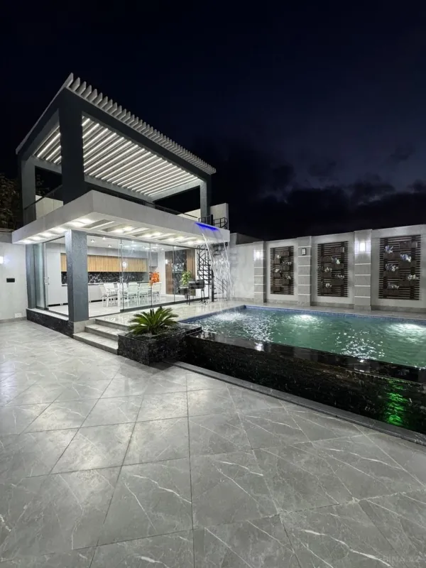 Satılır 5 otaqlı həyət evi 250 m²