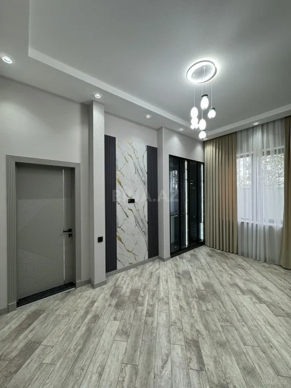 Satılır 5 otaqlı həyət evi 250 m²