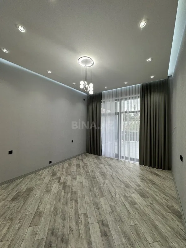 Satılır 5 otaqlı həyət evi 250 m²