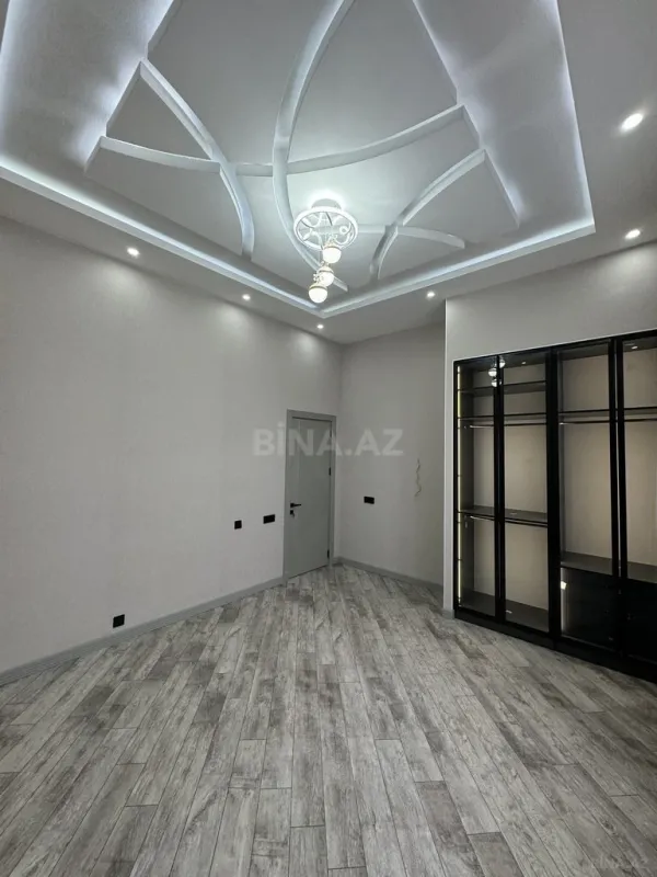 Satılır 5 otaqlı həyət evi 250 m²