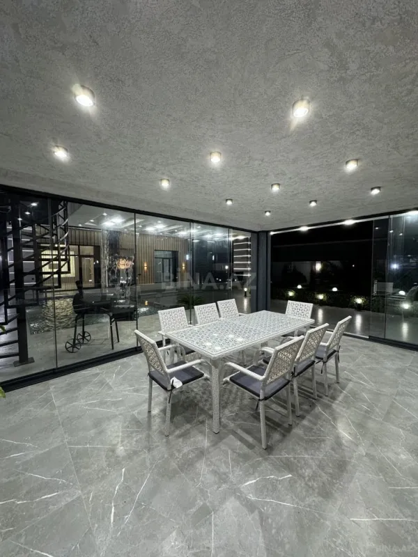Satılır 5 otaqlı həyət evi 250 m²