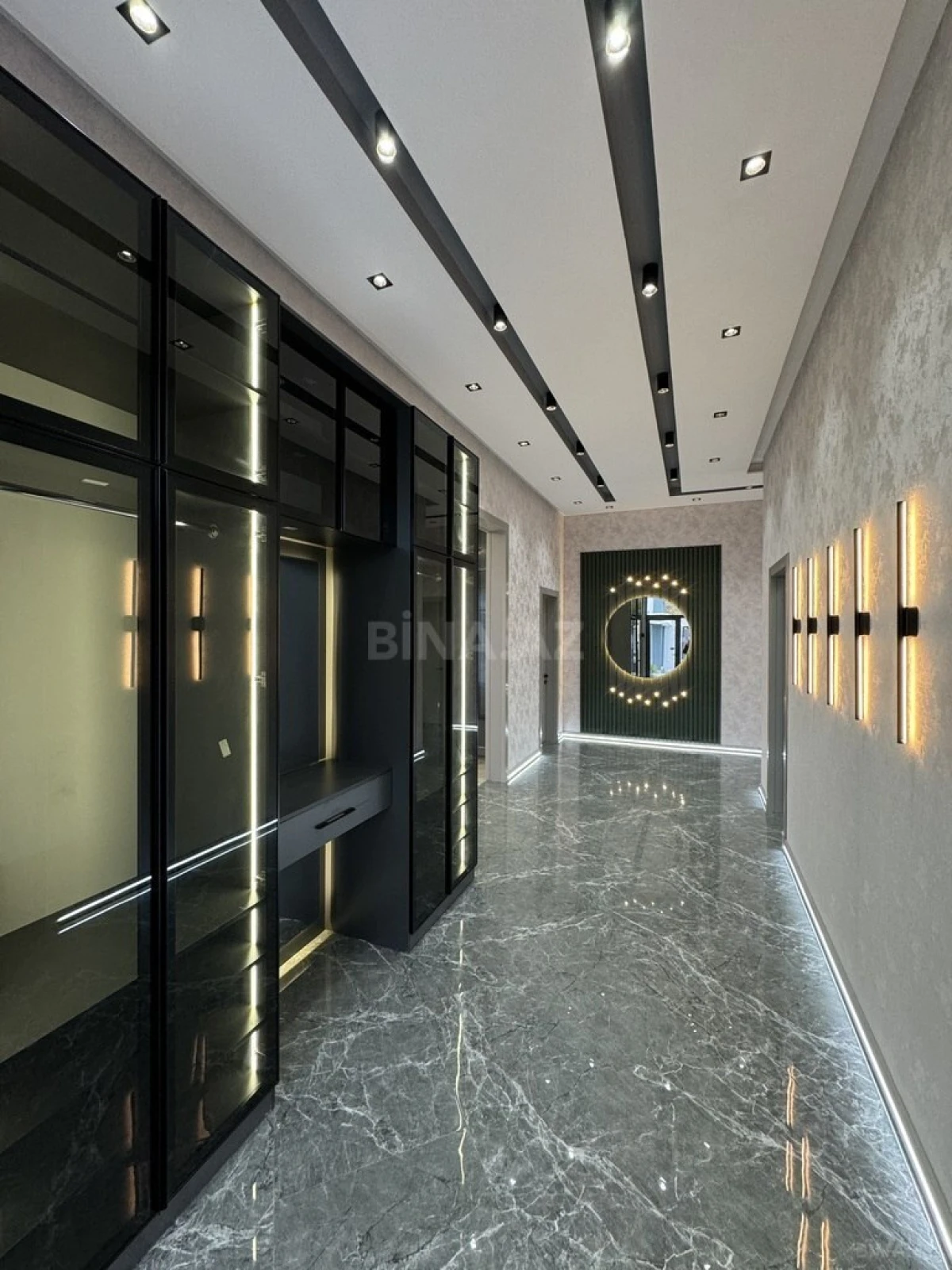 Satılır 5 otaqlı həyət evi 250 m²