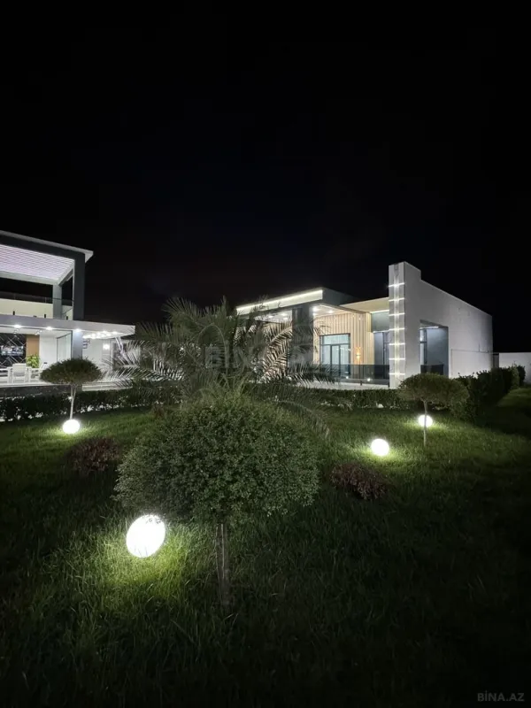 Satılır 5 otaqlı həyət evi 250 m²