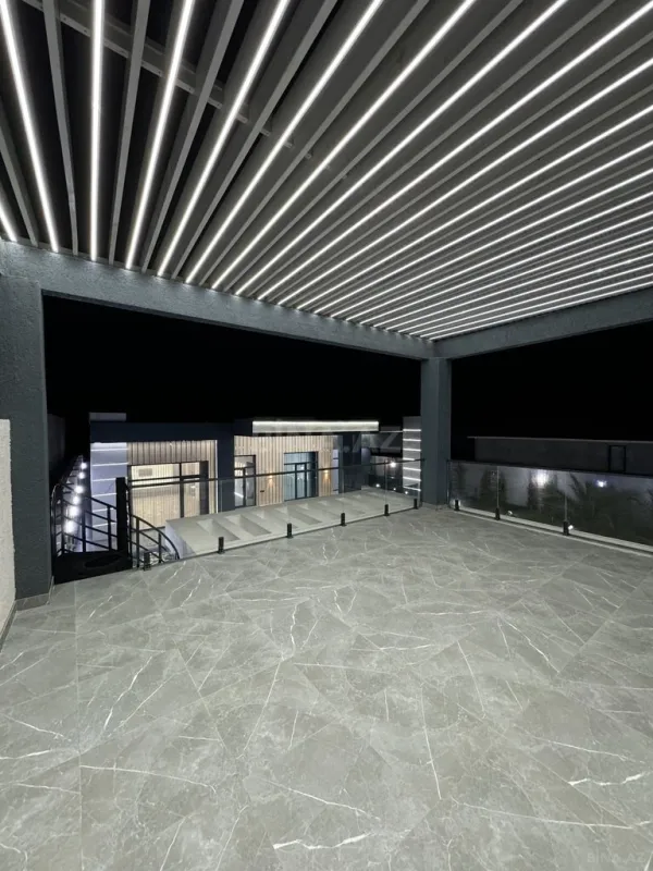 Satılır 5 otaqlı həyət evi 250 m²