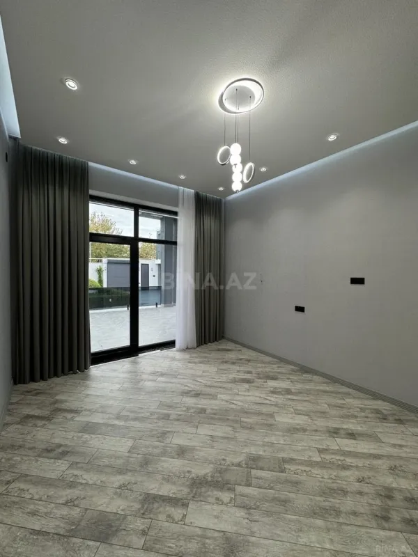 Satılır 5 otaqlı həyət evi 250 m²