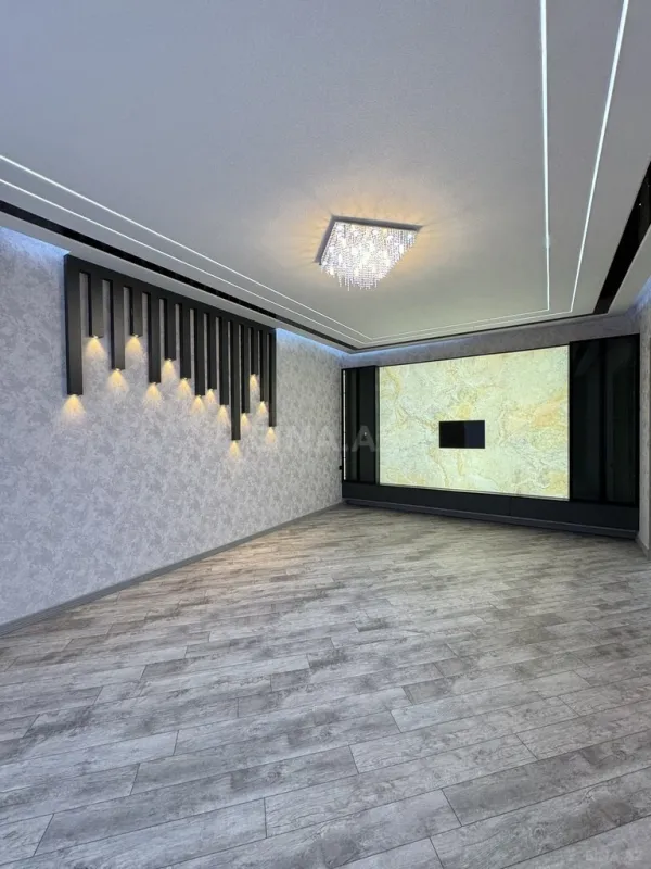 Satılır 5 otaqlı həyət evi 250 m²