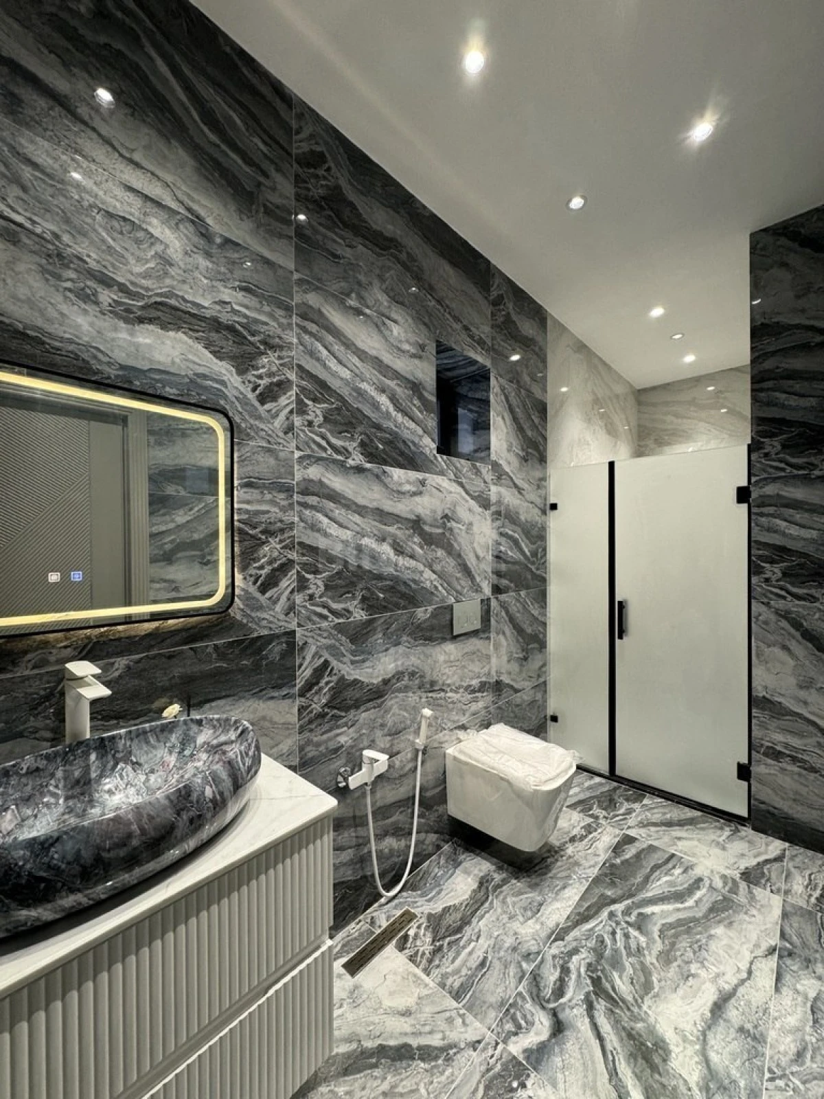 Satılır 5 otaqlı həyət evi 250 m²