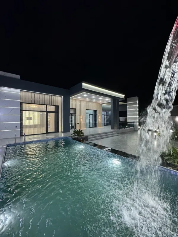 Satılır 5 otaqlı həyət evi 250 m²