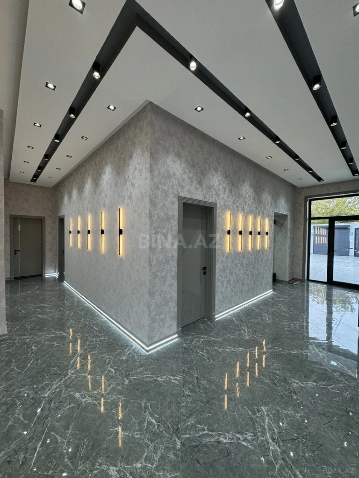 Satılır 5 otaqlı həyət evi 250 m²