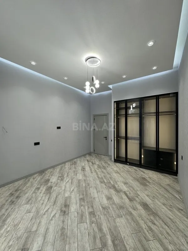 Satılır 5 otaqlı həyət evi 250 m²