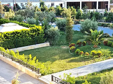 Satılır 4 otaqlı mənzil 130 m²