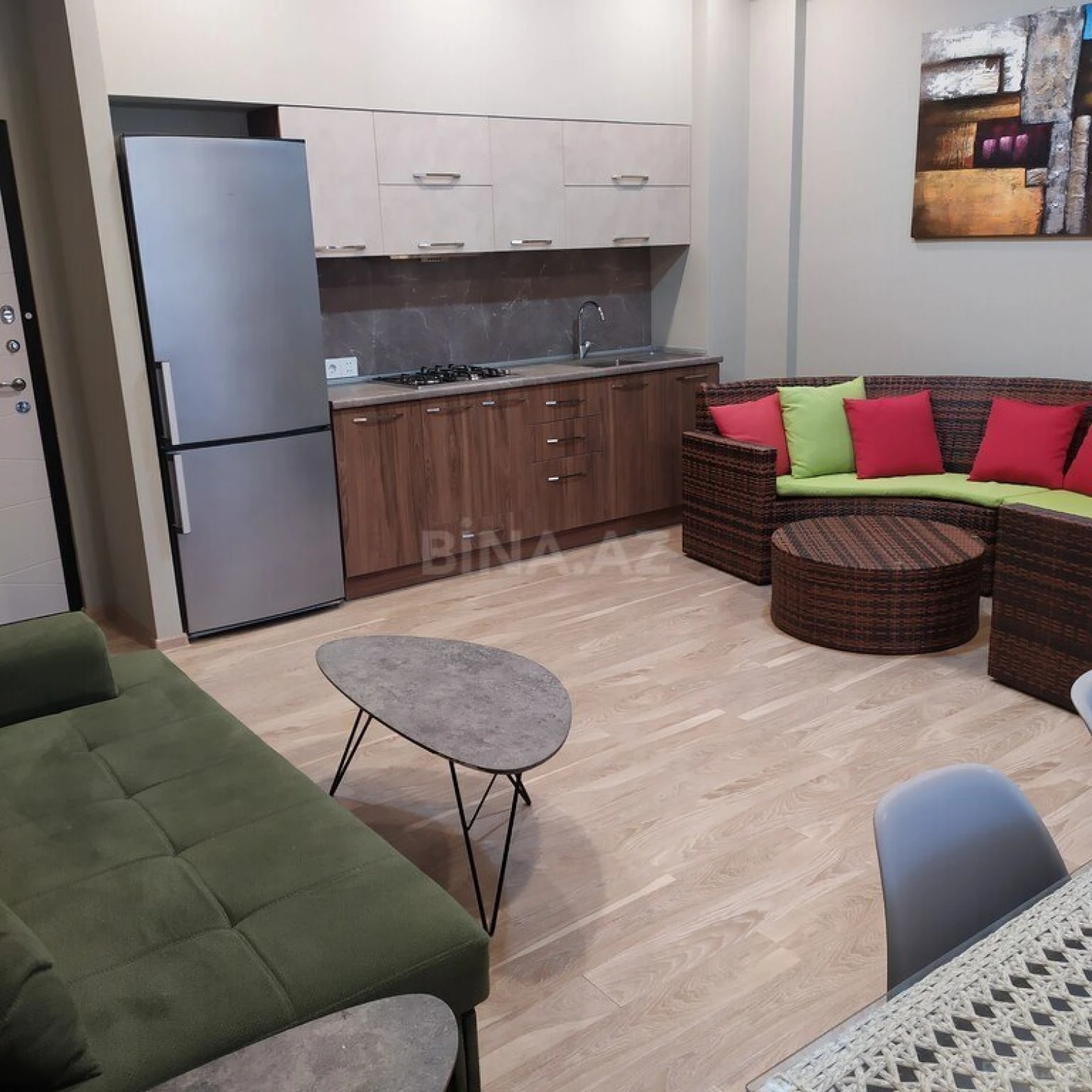 Satılır 4 otaqlı mənzil 130 m²