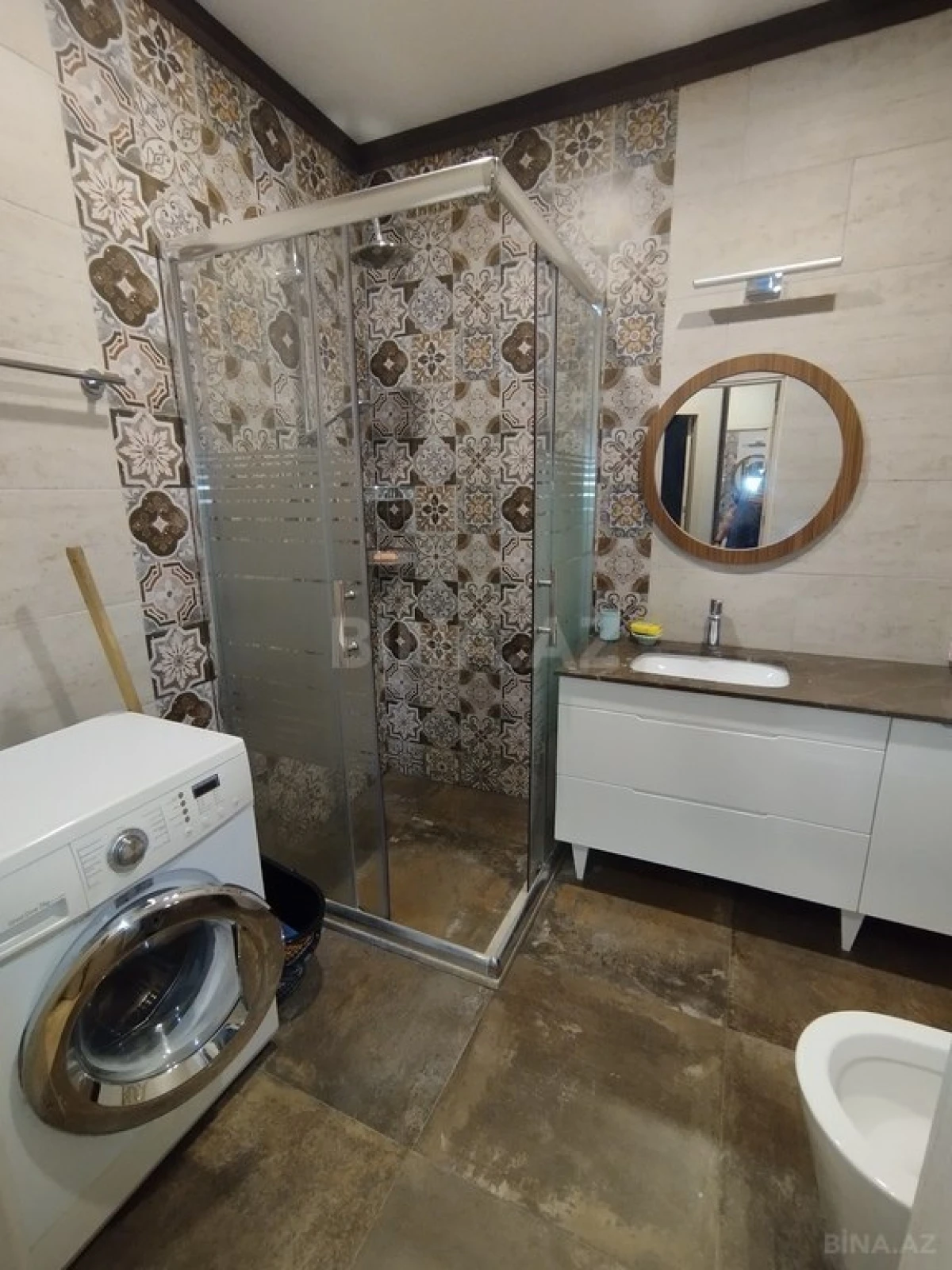 Satılır 4 otaqlı mənzil 130 m²