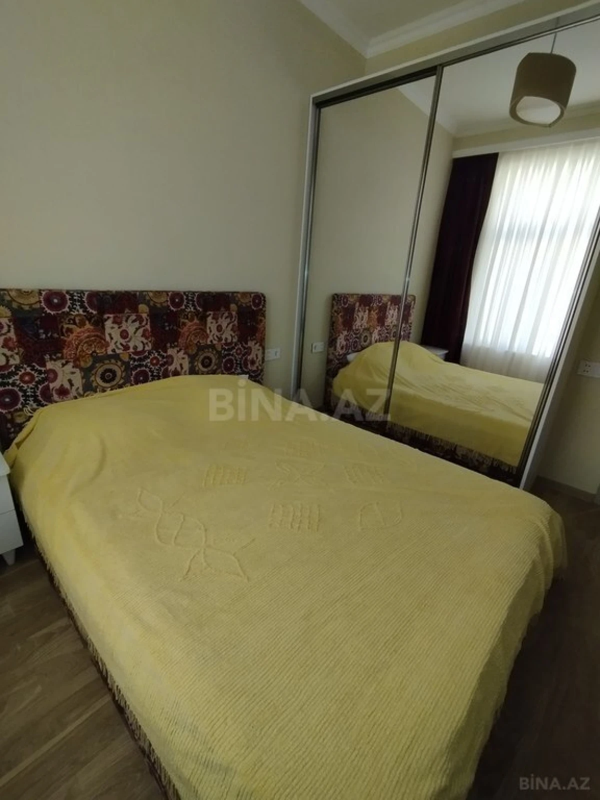 Satılır 4 otaqlı mənzil 130 m²