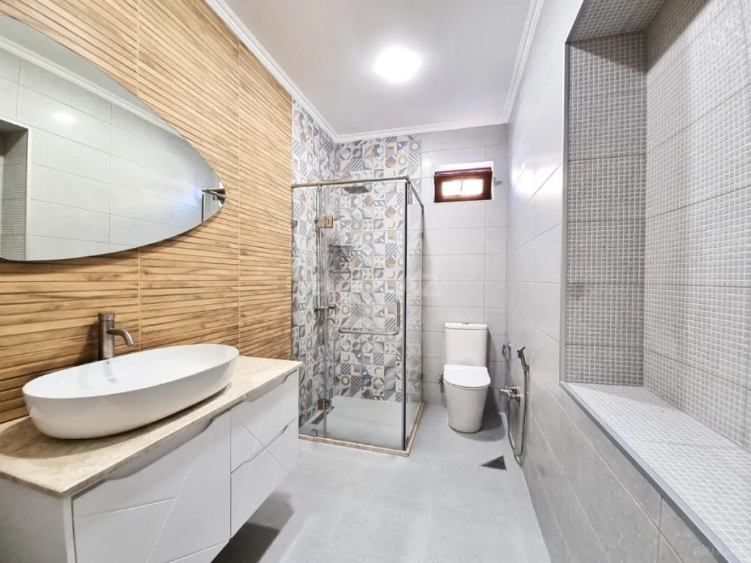 Satılır 4 otaqlı mənzil 130 m²