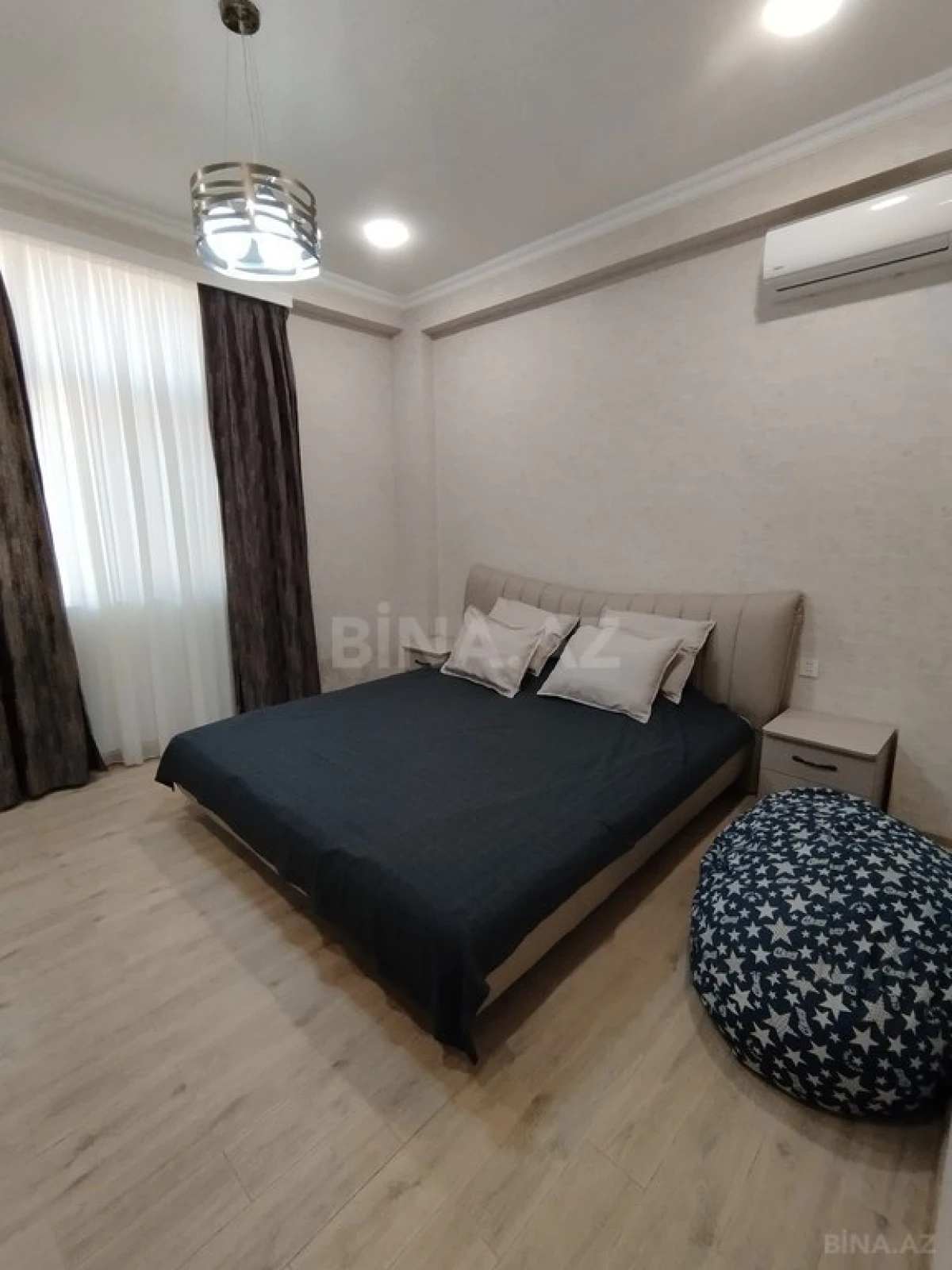 Satılır 4 otaqlı mənzil 130 m²