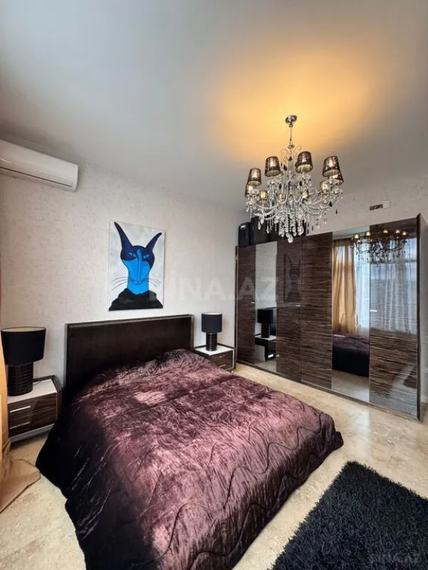 Satılır 6 otaqlı həyət evi 300 m²