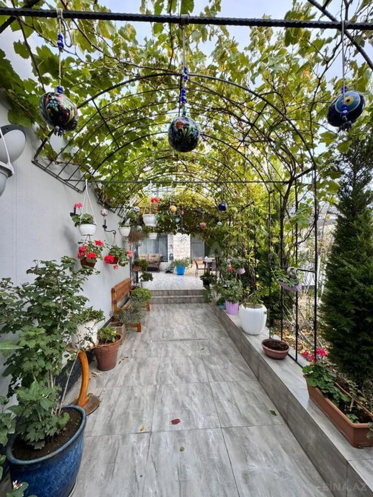 Satılır 6 otaqlı həyət evi 300 m²
