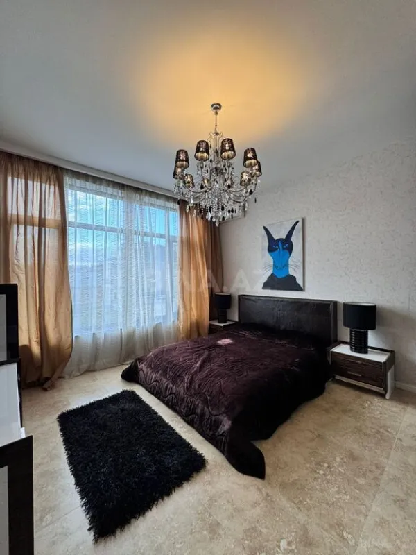 Satılır 6 otaqlı həyət evi 300 m²