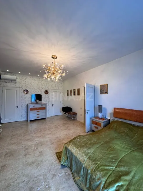 Satılır 6 otaqlı həyət evi 300 m²