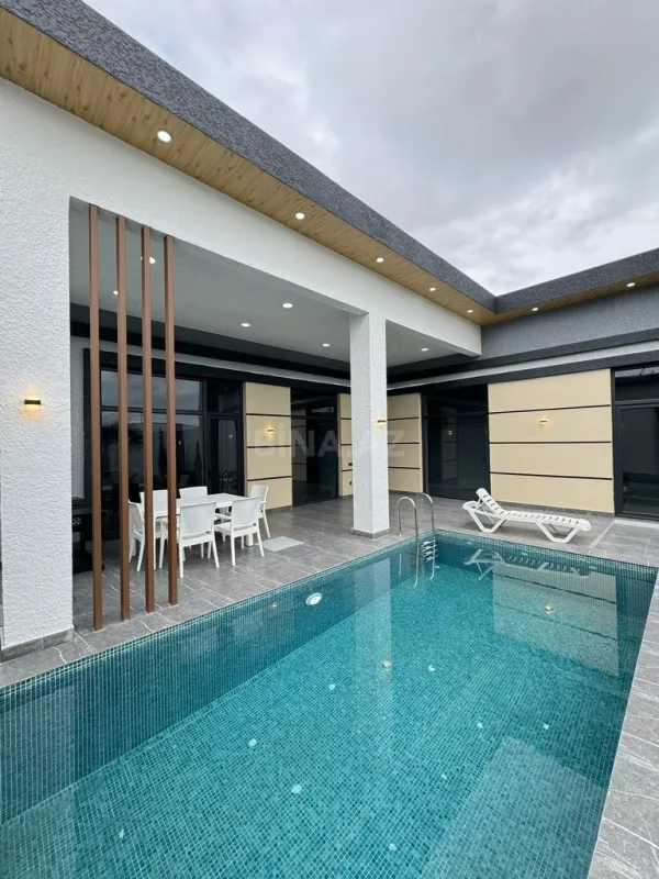 Satılır 4 otaqlı həyət evi 185 m²