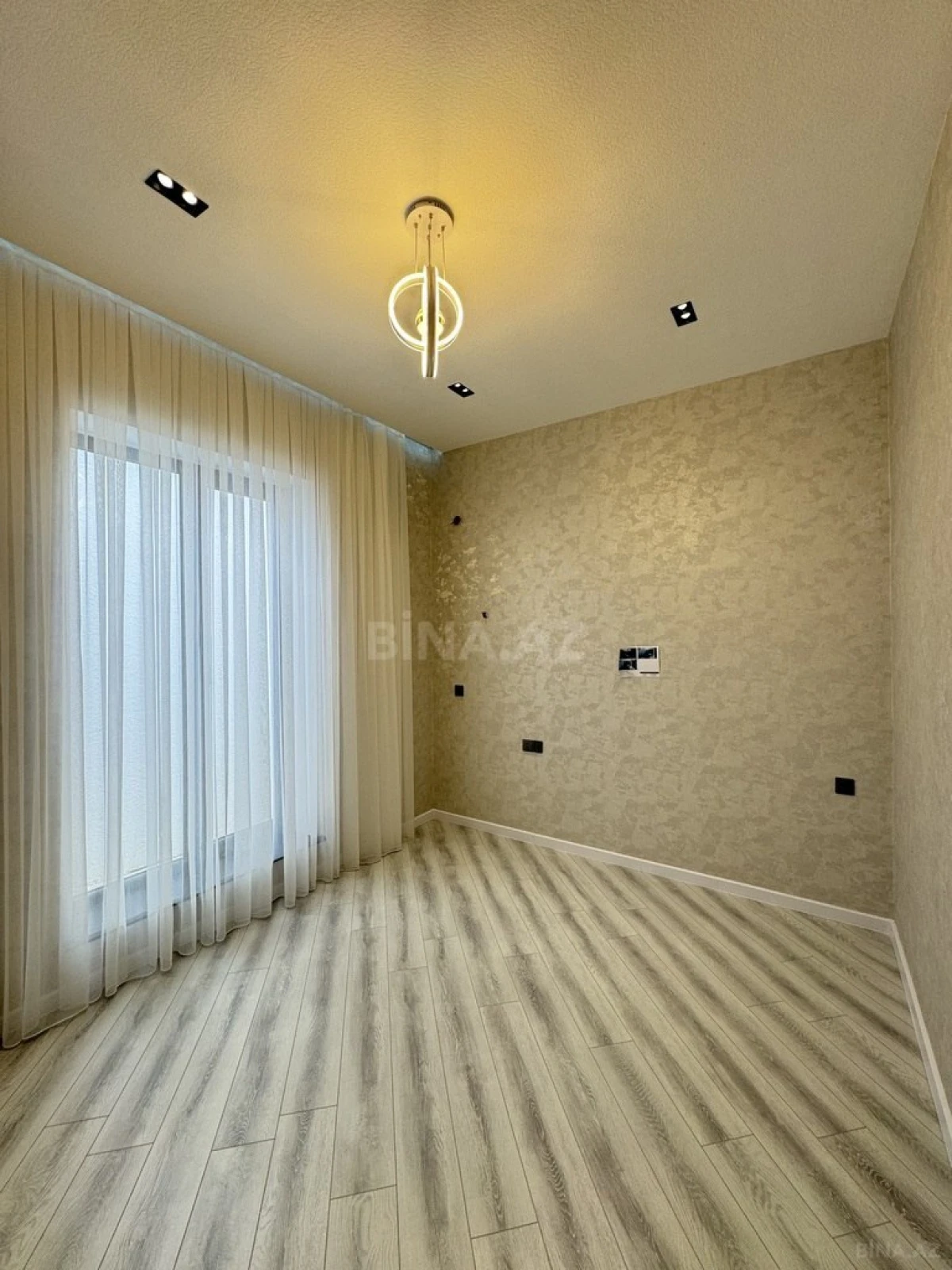 Satılır 4 otaqlı həyət evi 185 m²