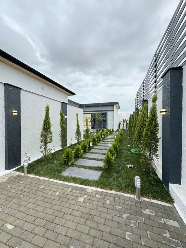 Satılır 4 otaqlı həyət evi 185 m²