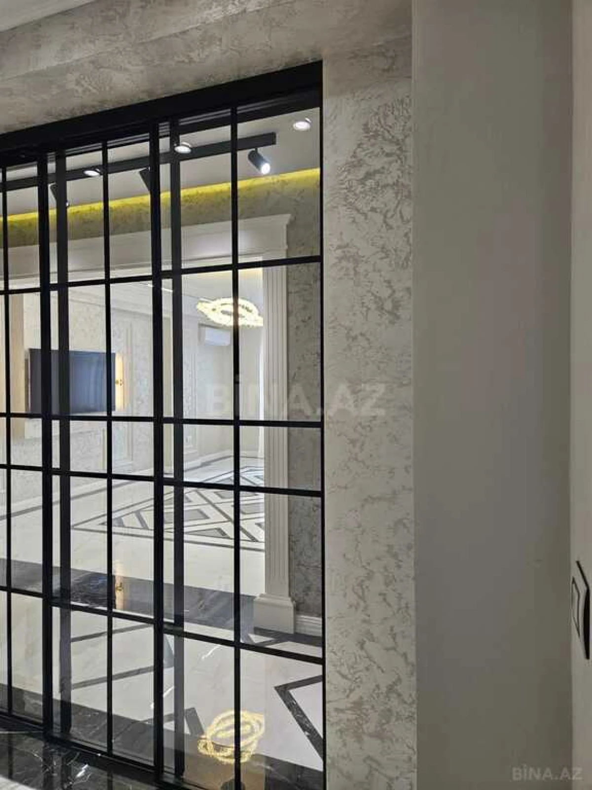 Satılır 3 otaqlı mənzil 114 m²