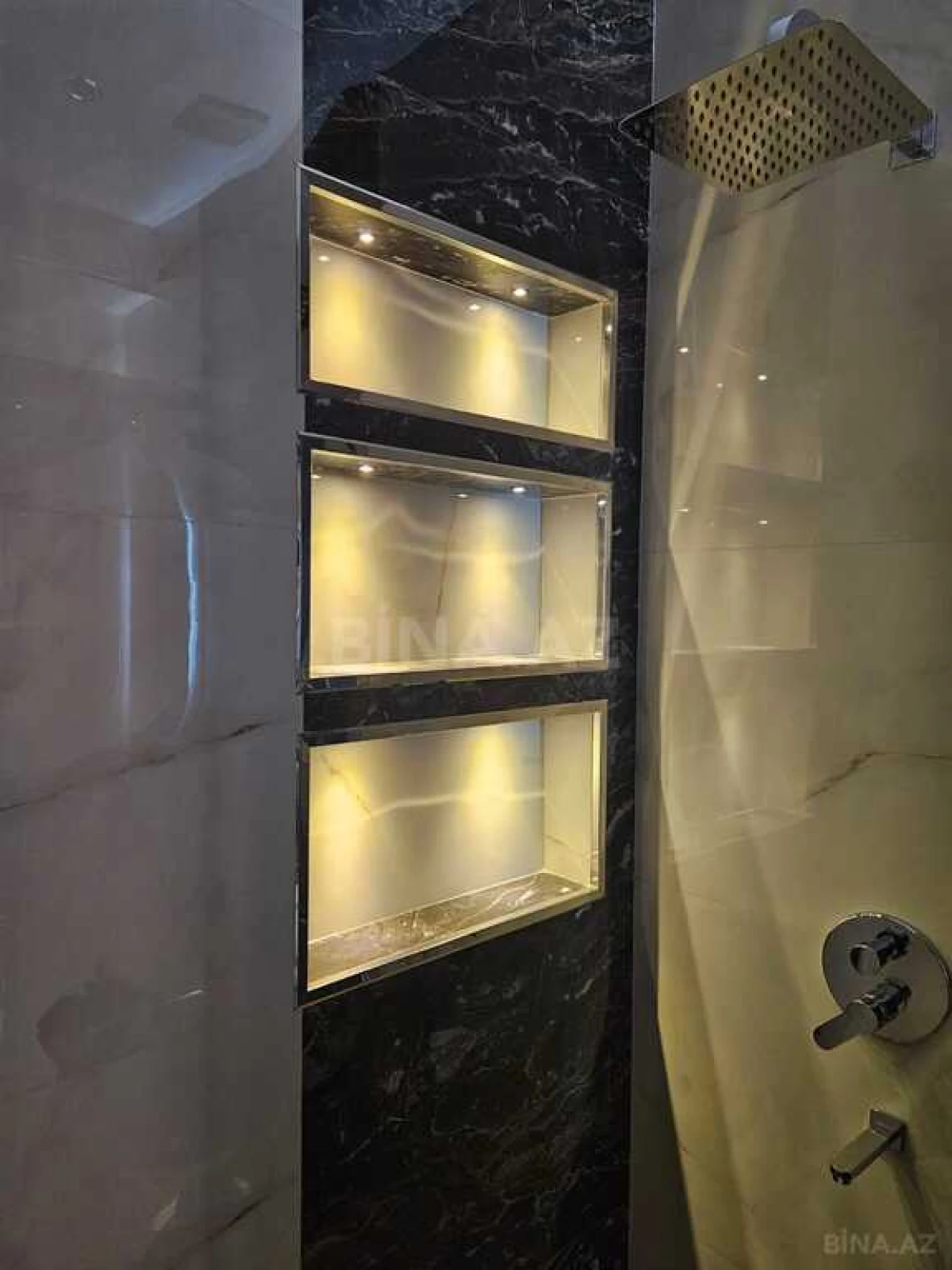 Satılır 3 otaqlı mənzil 114 m²