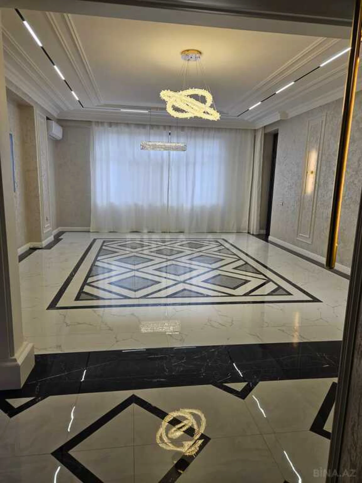 Satılır 3 otaqlı mənzil 114 m²