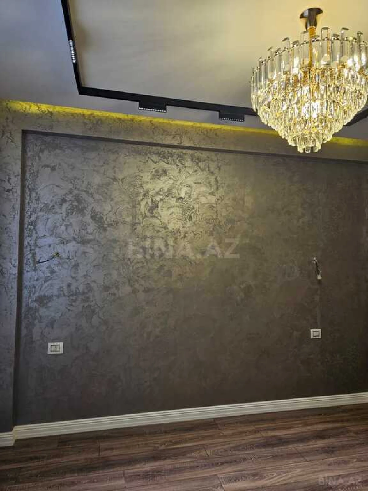 Satılır 3 otaqlı mənzil 114 m²