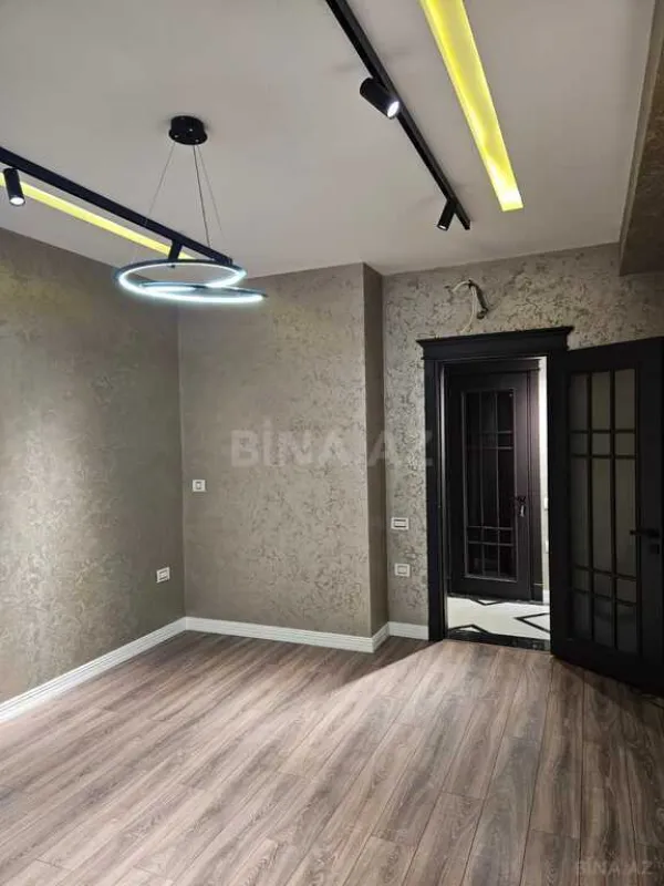 Satılır 3 otaqlı mənzil 114 m²