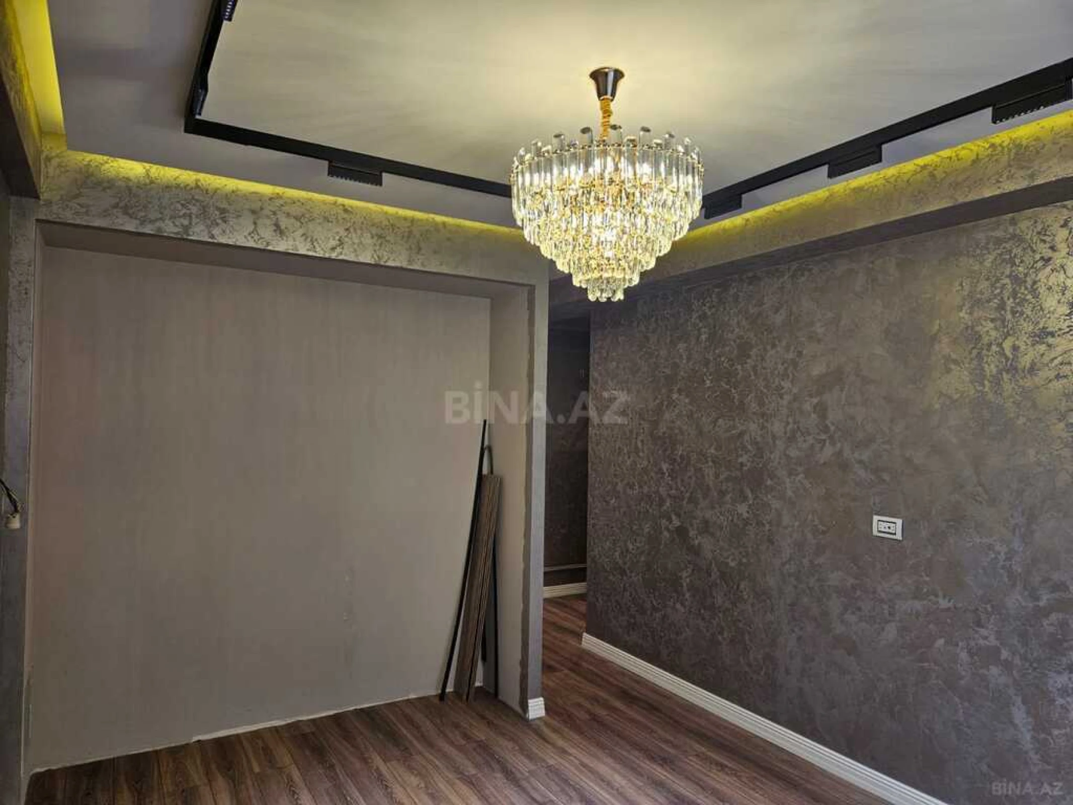 Satılır 3 otaqlı mənzil 114 m²